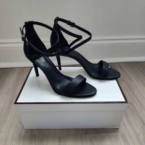 Michael Kors Black Heel Leather Sandals EUC